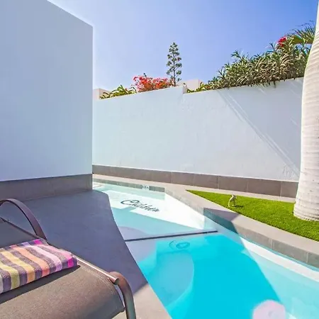 In Playa Blanca Sleeps 8 Includes Swimming Pool Air Con And Wifi