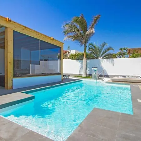 In Playa Blanca Sleeps 8 Includes Swimming Pool Air Con And Wifi Playa Blanca (Lanzarote)