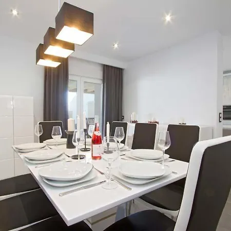 In Playa Blanca Sleeps 8 Includes Swimming Pool Air Con And Wifi