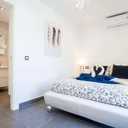 In Playa Blanca Sleeps 8 Includes Swimming Pool Air Con And Wifi * 플라야블랑카
