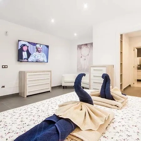 In Playa Blanca Sleeps 8 Includes Swimming Pool Air Con And Wifi 빌라 플라야블랑카