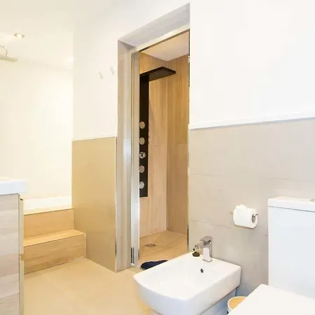 In Playa Blanca Sleeps 8 Includes Swimming Pool Air Con And Wifi 别墅